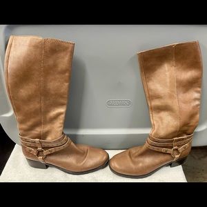 Nine West women’s tall boots.  Size 10